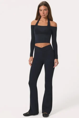 Soft Active V-hals flared legging in zwart
