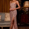 Solenna versierde bandeau-hals strapless jurk in roségoud