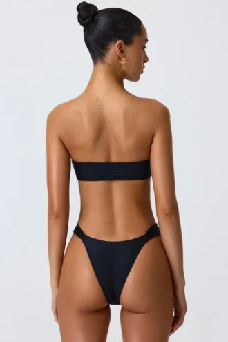 Sunny Isles versierde bandeau-bikinitop met uitsnijdingen in zwart