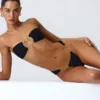 Sunny Isles versierde bandeau-bikinitop met uitsnijdingen in zwart