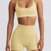 Super Sculpt naadloze rugloze sportbeha in botergeel
