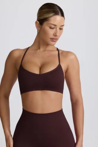 Super Sculpt naadloze sportbeha met gekruiste bandjes in Chocolate