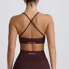 Super Sculpt naadloze sportbeha met gekruiste bandjes in Chocolate