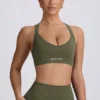 Super Sculpt naadloze sportbeha met gekruiste bandjes in lichtgroen