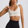 Super Sculpt naadloze sportbeha met gekruiste bandjes in wit
