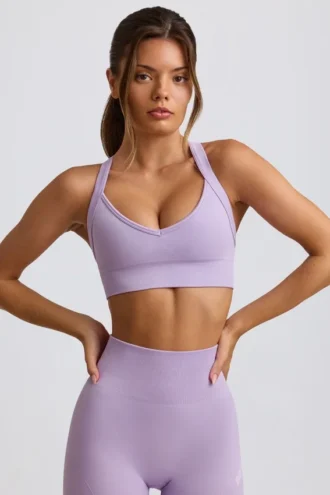 Super Sculpt naadloze sportbeha met gekruiste bandjes in zacht lila