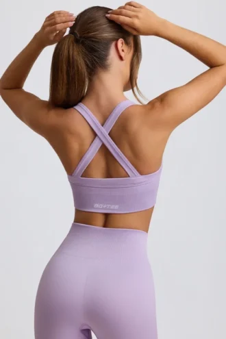Super Sculpt naadloze sportbeha met gekruiste bandjes in zacht lila