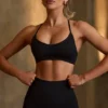 Super Sculpt naadloze sportbeha met gekruiste bandjes in zwart