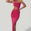 Suvi asymmetrische maxi-jurk met gerimpelde uitsnijding in fuchsia