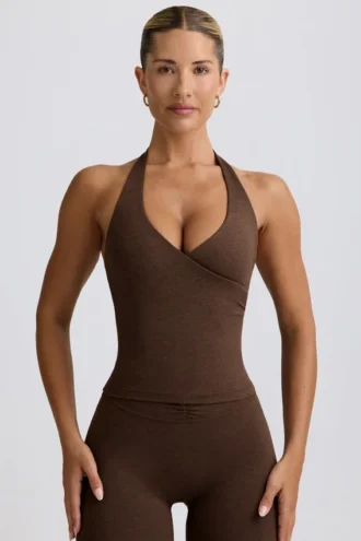 Tanktop met halternek en open rug in pecannoot gemêleerd