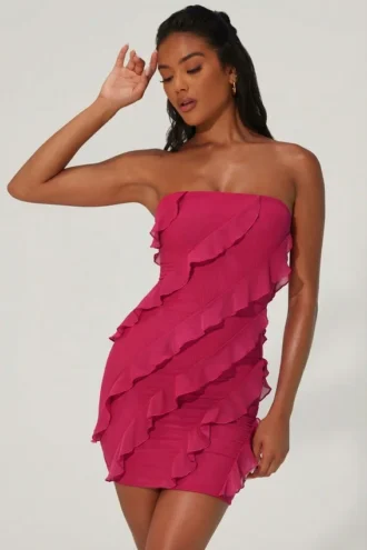 Tatiana bandeau-minijurk met ruches in fuchsia