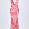Taveuni maxi-jurk met col en metalen details in roze orchideeënprint