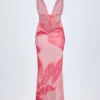 Taveuni maxi-jurk met col en metalen details in roze orchideeënprint