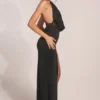 Teodora maxi-jurk met cowl-hals en dijhoogte in zwart