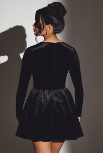 Tera fluwelen mini-corsetjurk met lange mouwen in gitzwart