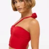 Tesia Slinky Jersey Rose Detail Asymmetrische Top in Scharlakenrood