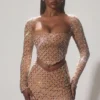 Thora versierde asymmetrische crop top in amandel
