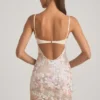 Velena minijurk met versierde camisole en strakke pasvorm in ivoor