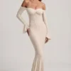 Verena off-shoulder maxi-jurk met ruches en kant in ivoor