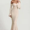 Verena off-shoulder maxi-jurk met ruches en kant in ivoor