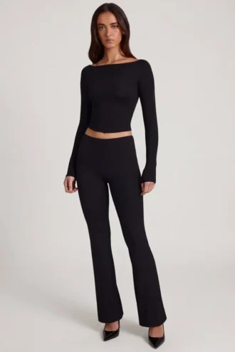 Vevina Modal Mid-Rise Flared Broek in Zwart