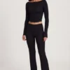 Vevina Modal Mid-Rise Flared Broek in Zwart