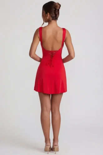 Violetta minijurk met strik aan de achterkant in rood