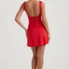 Violetta minijurk met strik aan de achterkant in rood