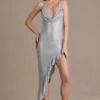Vivienne Premium versierde asymmetrische maxi-jurk met diep decolleté in zilver