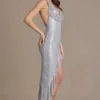 Vivienne Premium versierde asymmetrische maxi-jurk met diep decolleté in zilver