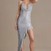 Vivienne Premium versierde asymmetrische maxi-jurk met diep decolleté in zilver