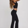 Wren crop top met hoge hals en open rug in zwart