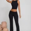 Wren crop top met hoge hals en open rug in zwart