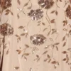 Zelina versierde asymmetrische midi-jurk met zachte ronde halslijn in goud